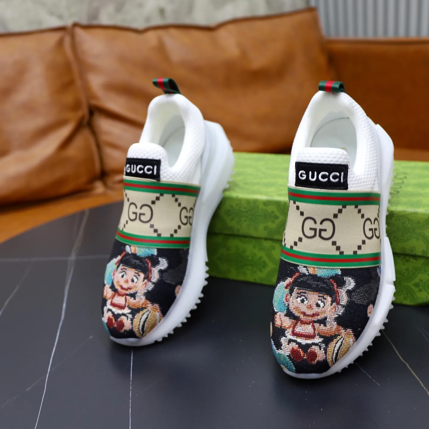 Ex-factory price: 462💰🙅‍♂️🙅‍♂️🙅‍♂️ Brand: GUCCI Standard code: 38-44 (45 customized) Grade: Same as the official website Material: Original knitted fabric Comfortable and breathable lining Lightweight and wear-resistant sports outsole Style category: Men's fashionable casual shoes Running sneakers Distinguished luxury brand elements Top luxury Color: actual picture color